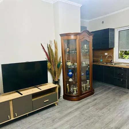 Appartamento Nik's Urban Nest Within 10 Min Walk From The Center Tirana